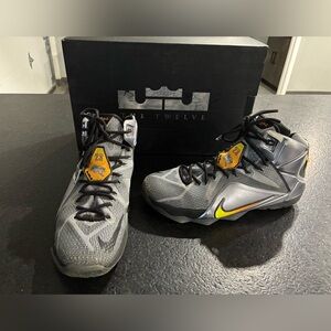 Nike LeBron 12 wolf grey/bright citrus (size 11)